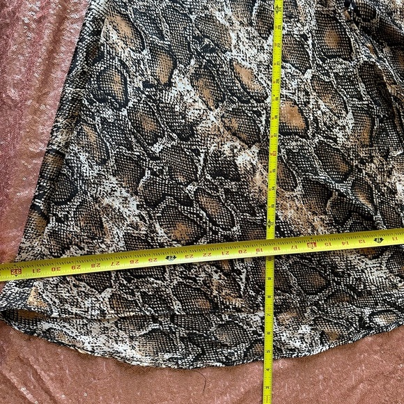 Zara Worn once snake print front fabric buttons Skirt Sz S. Preppy, Vibrant - Picture 8 of 10